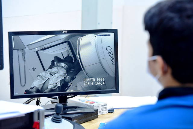 In Vietnam, overuse of medical tests leads to high costs, unnecessary risks - Ảnh 1.