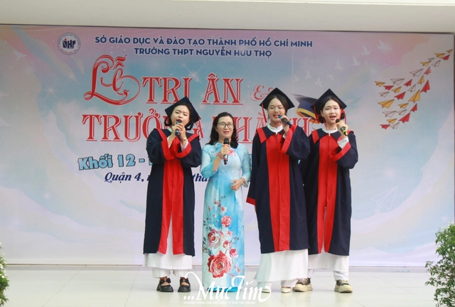 Học trò Trường THPT Nguyễn Hữu Thọ gửi lời chào tạm biệt 1000 ngày thanh xuân - Ảnh 6.