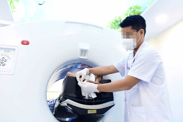 Cancer, stroke screenings in Vietnam: Health safeguard or profit trap?
- Ảnh 1. Cancer, stroke screenings in Vietnam: Health safeguard or profit trap?
- Ảnh 1.