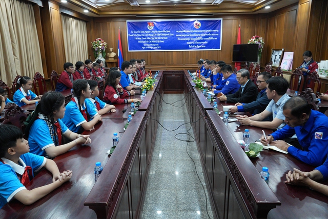 Thiếu nhi TP.HCM giao lưu thiếu nhi tỉnh Champasak (Lào): nồng ấm những cái ôm- Ảnh 14.