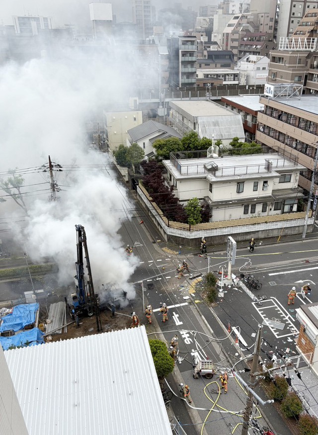 Mystery remains over 60-yr-old gas cylinder buried in Tokyo - Ảnh 1. Mystery remains over 60-yr-old gas cylinder buried in Tokyo - Ảnh 1.