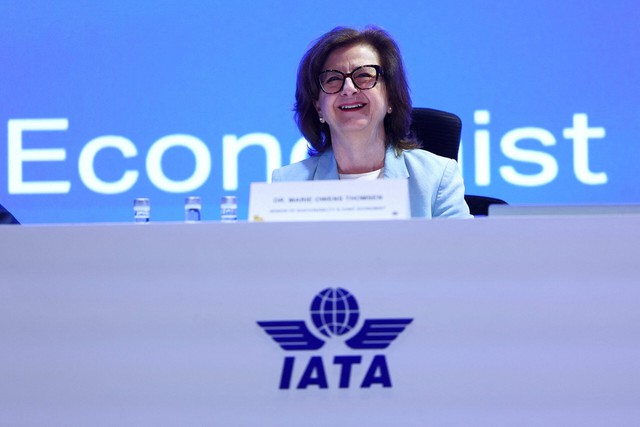 Global airlines trim 2025 profit forecast over trade tensions and supply woes - Ảnh 1. Global airlines trim 2025 profit forecast over trade tensions and supply woes - Ảnh 1.