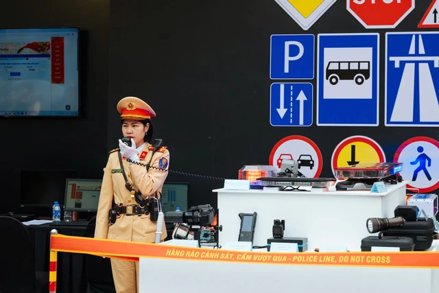 Tổng hợp lịch trình, cách nhận vé fanzone sự kiện 'Vinh quang Công an nhân dân Việt Nam' tại TP.HCM - Ảnh 4.