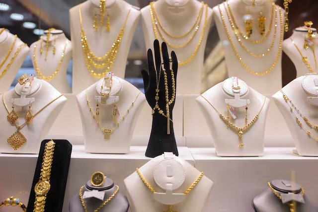 Gold prices climb as tariff jitters lift safe-haven demand - Ảnh 1. Gold prices climb as tariff jitters lift safe-haven demand - Ảnh 1.