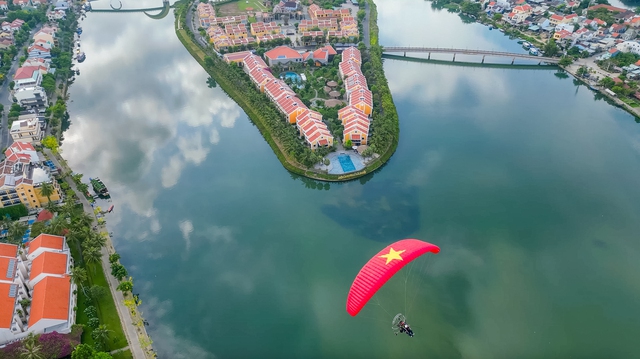 Vietnam’s Hoi An launches paragliding tours for aerial view of ancient town- Ảnh 5. Vietnam’s Hoi An launches paragliding tours for aerial view of ancient town- Ảnh 5.
