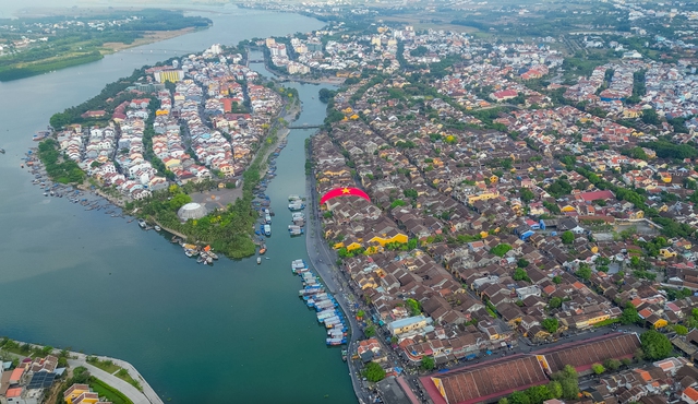 Vietnam’s Hoi An launches paragliding tours for aerial view of ancient town- Ảnh 4. Vietnam’s Hoi An launches paragliding tours for aerial view of ancient town- Ảnh 4.