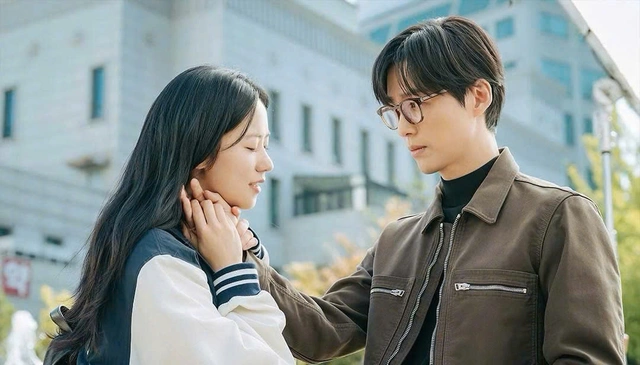 Phim Hàn tháng 6: Cho Yi Huyn và Choo Young Woo tái hợp, hội bà nội trợ chung cư 'ra tay phá án' - Ảnh 2.