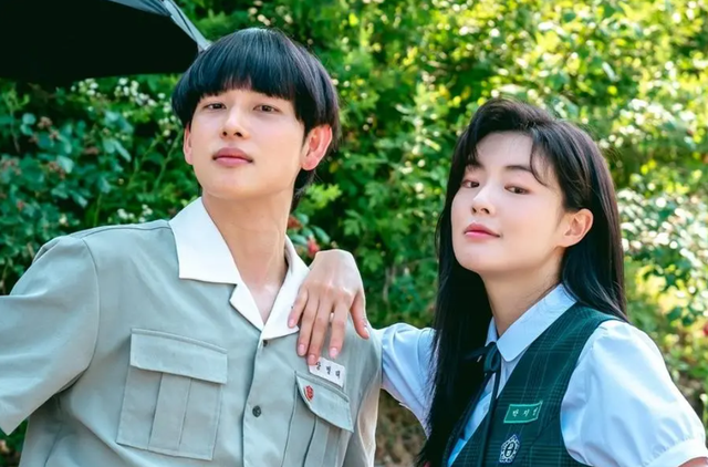Treasure, Somi hé lộ ngày tái xuất; Phim Boyhood xác nhận có phần 2  - Ảnh 3.