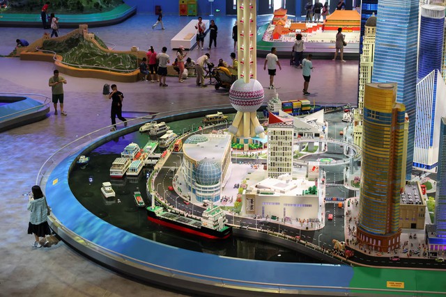 World’s largest Legoland set to open in Shanghai - Ảnh 5. World’s largest Legoland set to open in Shanghai - Ảnh 5.