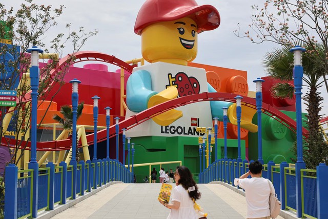 World’s largest Legoland set to open in Shanghai - Ảnh 2. World’s largest Legoland set to open in Shanghai - Ảnh 2.