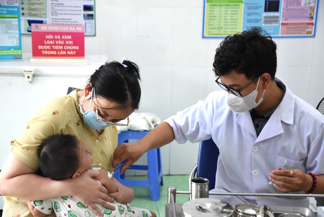 Ho Chi Minh City could soon declare end of measles outbreak after year-long battle - Ảnh 1.