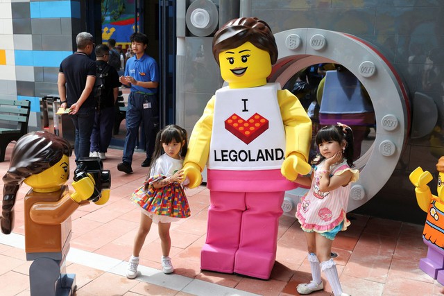 World’s largest Legoland set to open in Shanghai - Ảnh 1. World’s largest Legoland set to open in Shanghai - Ảnh 1.