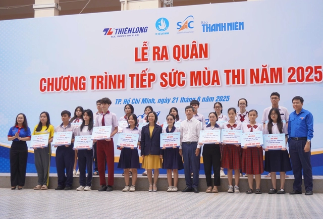 Tình nguyện viên gửi lời chúc sĩ tử, sẵn sàng ra quân Tiếp sức mùa thi- Ảnh 16.