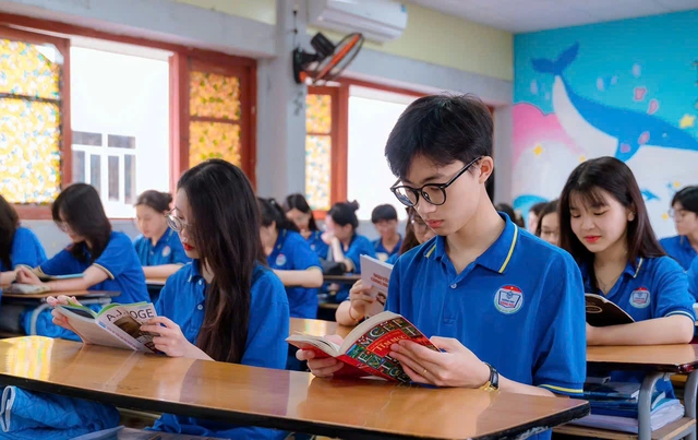 Nhà thơ trẻ Kỳ Dương: Văn chương chạm đến những vùng cảm xúc sâu thẳm - Ảnh 4.