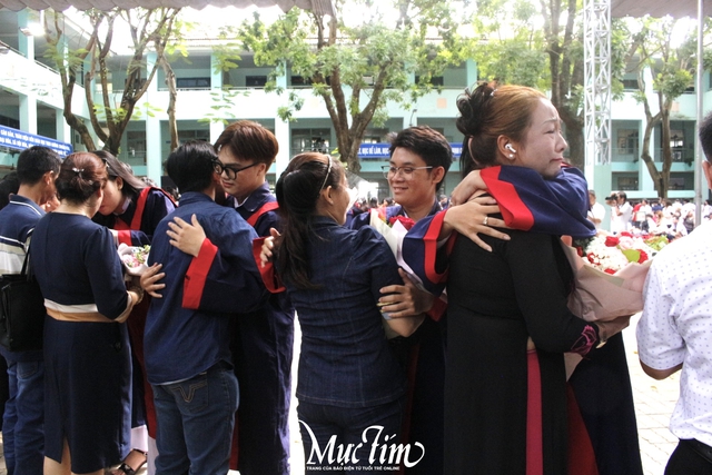 Hiệu trưởng Trường THPT Nguyễn Văn Cừ dặn dò học sinh: Dù sớm hay muộn cũng phải về đích - Ảnh 19.