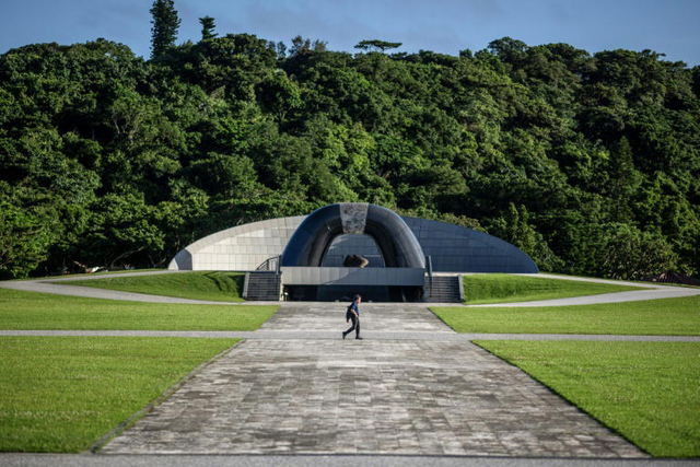 Bone collectors: searching for WWII remains in Okinawa - Ảnh 1.