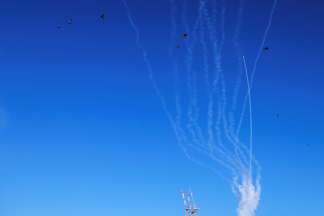 World awaits Iranian response after US hits nuclear sites - Ảnh 12.