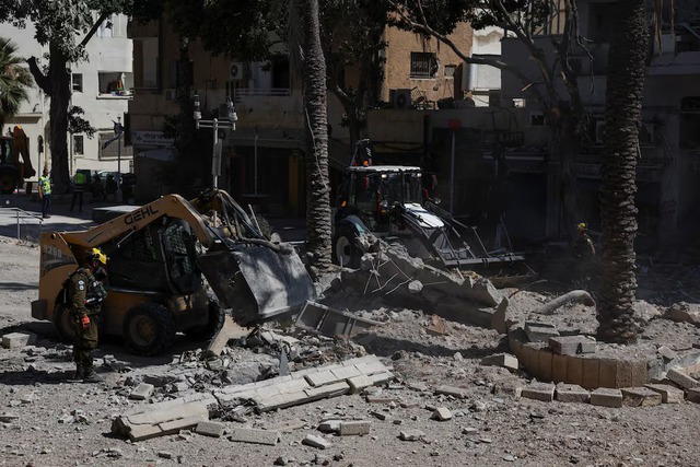 World awaits Iranian response after US hits nuclear sites - Ảnh 7.