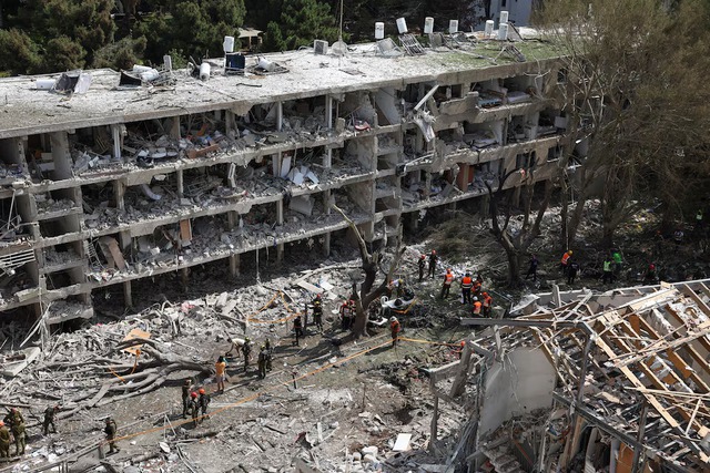 World awaits Iranian response after US hits nuclear sites - Ảnh 11.