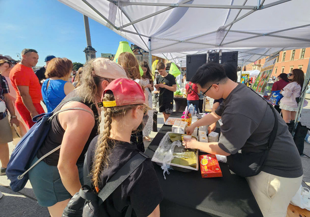 Vietnamese culture, cuisine shine in heart of Warsaw
- Ảnh 1. Vietnamese culture, cuisine shine in heart of Warsaw
- Ảnh 1.