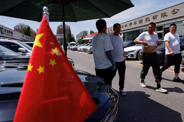 China auto industry inflates sales by exporting new cars as 'used' - Ảnh 1.