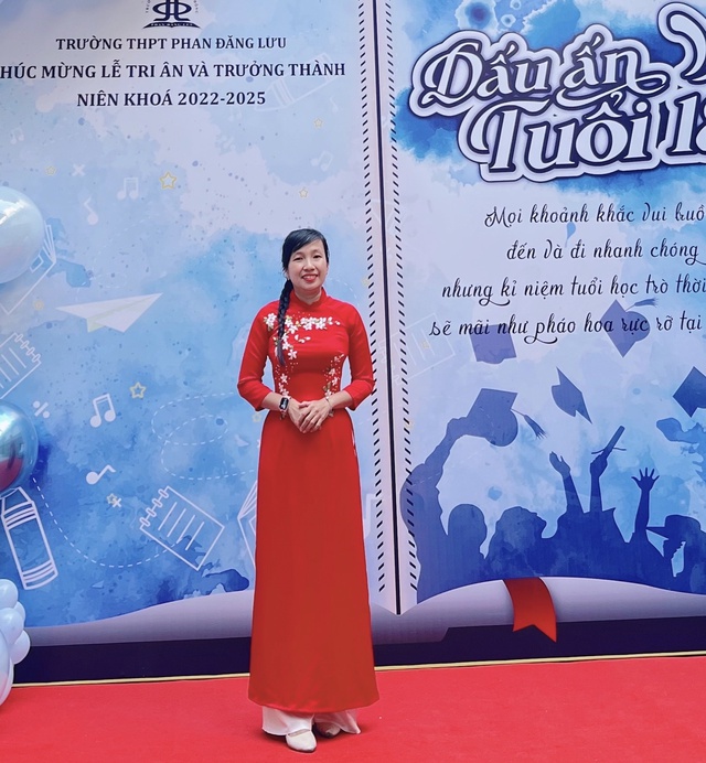 Thầy cô 'tiếp lửa' cho thí sinh thi tốt nghiệp THPT năm 2025- Ảnh 3.