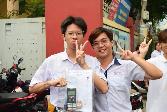Thí sinh hào hứng với đề văn kỳ thi tốt nghiệp THPT 2025 - Ảnh 7.