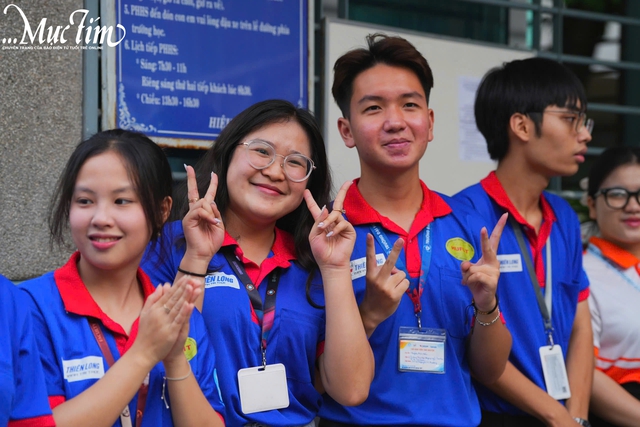 Sáng nay 26-6, hơn 1,15 triệu thí sinh làm bài thi môn ngữ văn - Ảnh 7.