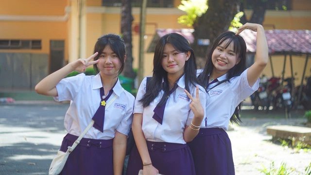 Top 11 trường có điểm chuẩn vào lớp 10 cao nhất TP.HCM - Ảnh 1.