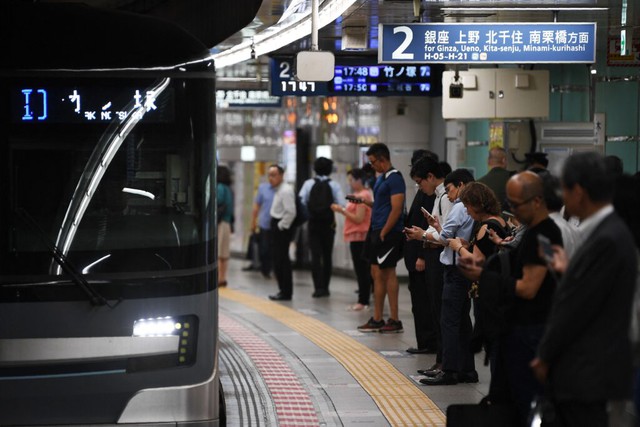 18% in Japan avoid news: industry survey - Ảnh 1.