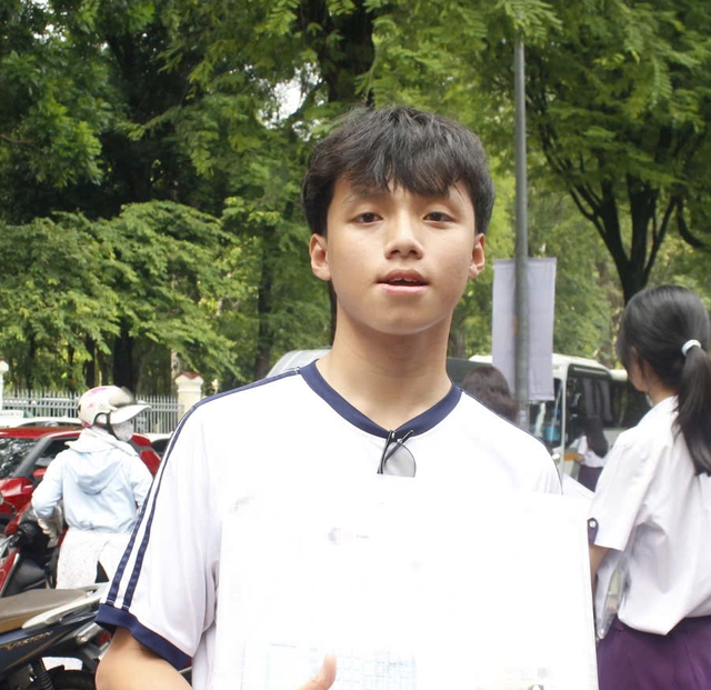 Thí sinh 2K7 nói gì sau bài thi tự chọn sáng nay? - Ảnh 2.