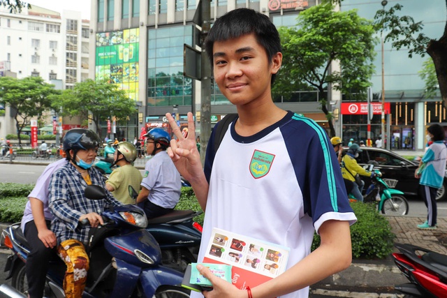 Thí sinh 2K7 nói gì sau bài thi tự chọn sáng nay? - Ảnh 9.