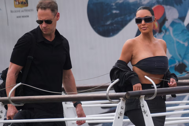 Celebrities converge on Venice for Bezos-Sanchez wedding gala - Ảnh 5.