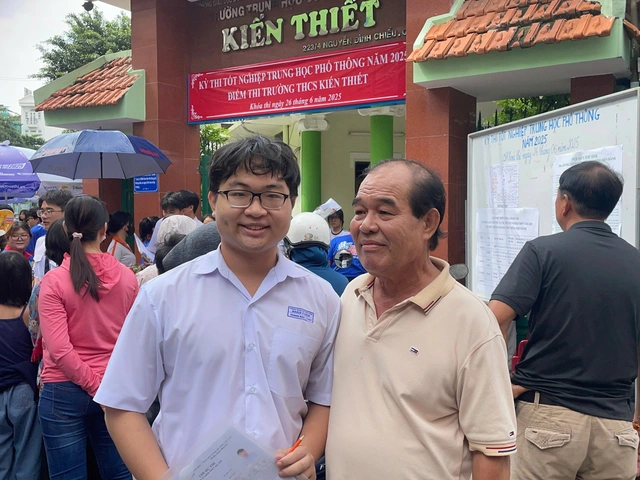 Đề môn vật lý thi tốt nghiệp THPT 2025 - Ảnh 6.