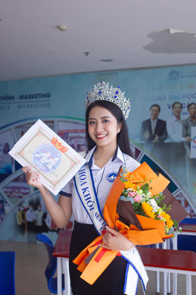 Sở hữu vẻ ngoài xinh đẹp, Hoa hậu Việt Nam 2025 Hà Trúc Linh đã từng tự ti vì điều này - Ảnh 3.