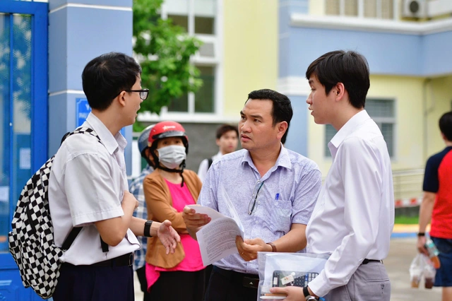 Bài giải gợi ý môn hóa học thi tốt nghiệp THPT năm 2025 - Ảnh 1.