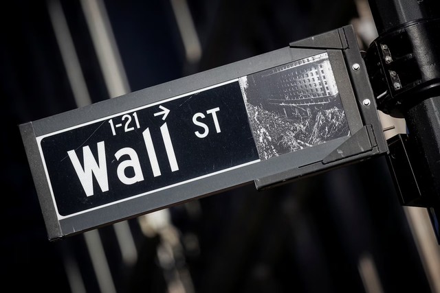 S&P 500, Nasdaq hit record closing highs amid trade negotiations, rate cut bets - Ảnh 3. S&P 500, Nasdaq hit record closing highs amid trade negotiations, rate cut bets - Ảnh 3.