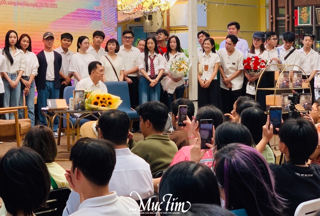 Lần đầu tiên nghệ sĩ Hữu Châu gửi lời tri ân đến nghệ sĩ Thành Lộc - Ảnh 4.