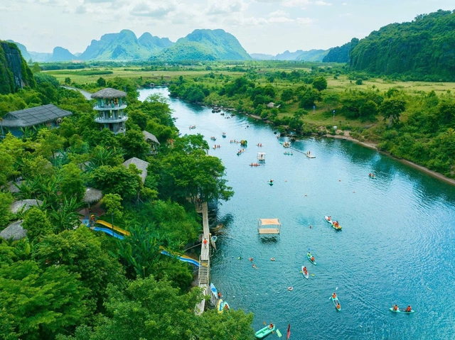 Gợi ý địa điểm du lịch Quảng Bình mùa hè này - Ảnh 1.