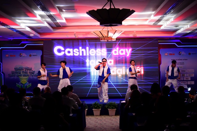 Cashless Day 2025 aims to propel Vietnam's digital economy- Ảnh 9. Cashless Day 2025 aims to propel Vietnam's digital economy- Ảnh 9.