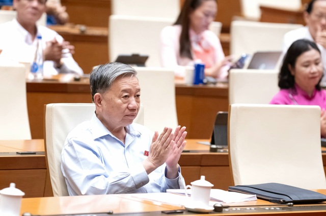 Vietnam formally approves free tuition for public school students- Ảnh 1. Vietnam formally approves free tuition for public school students- Ảnh 1.