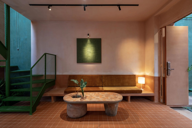 Check out the earthenware house in southern Vietnam featured in British magazine - Ảnh 11.