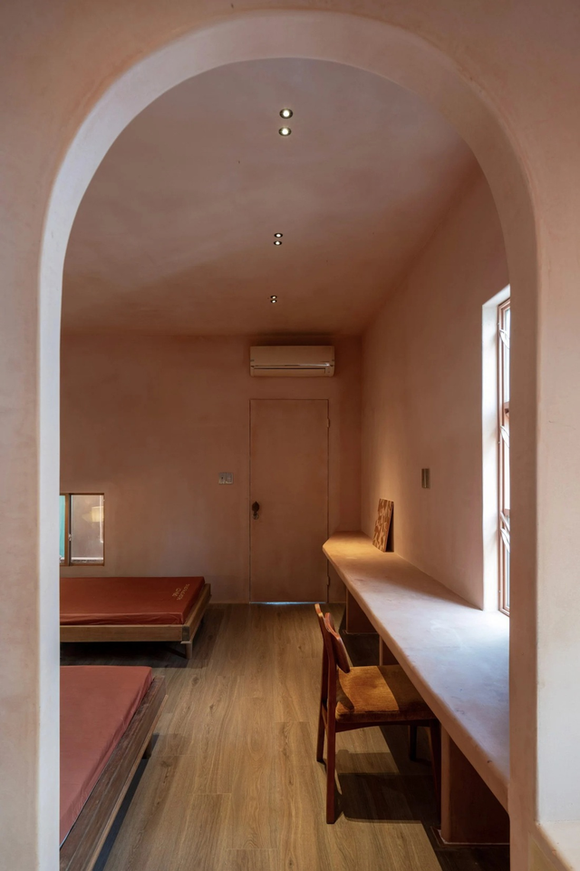 Check out the earthenware house in southern Vietnam featured in British magazine - Ảnh 15.