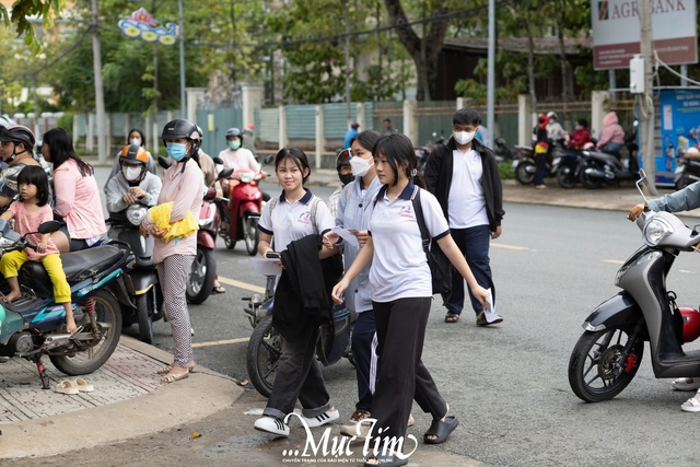 Hôm nay 4-6, thí sinh thi tuyển sinh lớp 10 ở Tiền Giang nghe phổ biến quy chế - Ảnh 5.
