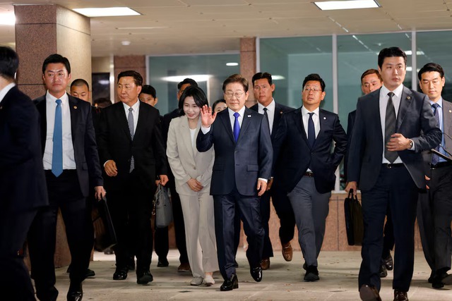 South Korea's new President Lee vows to revive democracy from 'near demise'- Ảnh 5.