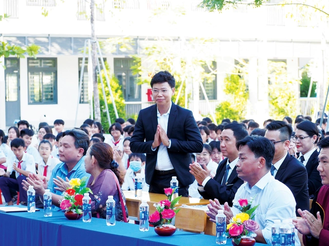 Có kẻ vào nhà vệ sinh đòi... lột đồ của bạn - Ảnh 4.