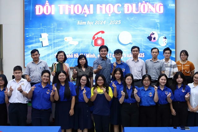 Thầy hiệu trưởng dặn dò học trò 'tin vào bản thân' khi thi lớp 10- Ảnh 1.