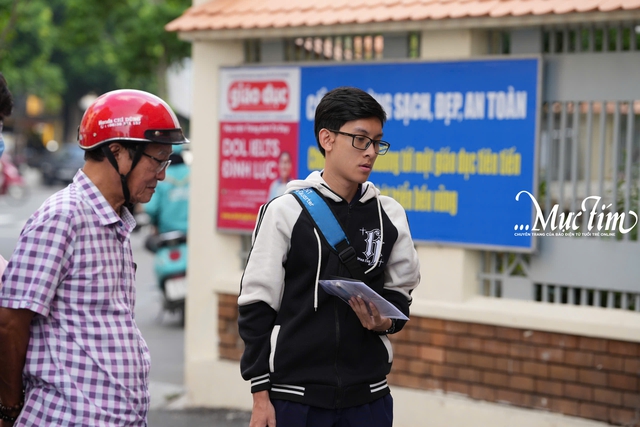 Hôm nay 5-6, thí sinh thi tuyển sinh lớp 10 ở TP.HCM nghe phổ biến quy chế thi  - Ảnh 2.