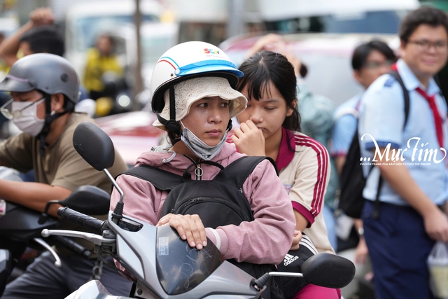 Hôm nay 5-6, thí sinh thi tuyển sinh lớp 10 ở TP.HCM nghe phổ biến quy chế thi  - Ảnh 5.