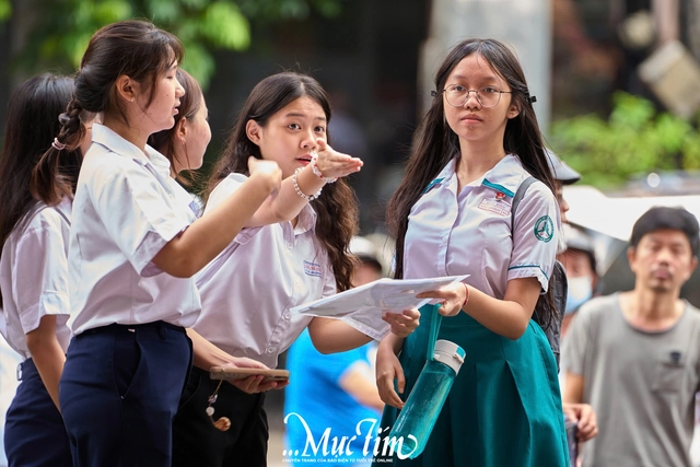 Sáng nay 6-6, hơn 76.000 học sinh TP.HCM thi tuyển sinh lớp 10 môn ngữ văn- Ảnh 1.